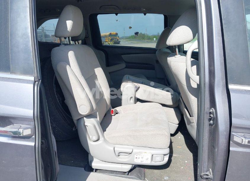 Photo 8 of 2016 Honda Odyssey SE (VIN 5FNRL5H3XGB043251)