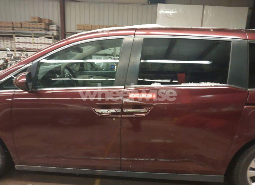 Photo 14 of 2016 Honda Odyssey SE (VIN 5FNRL5H3XGB129451)
