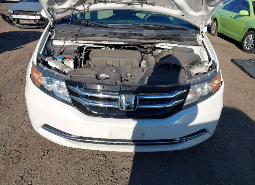 Photo 10 of 2016 Honda Odyssey SE (VIN 5FNRL5H3XGB162885)