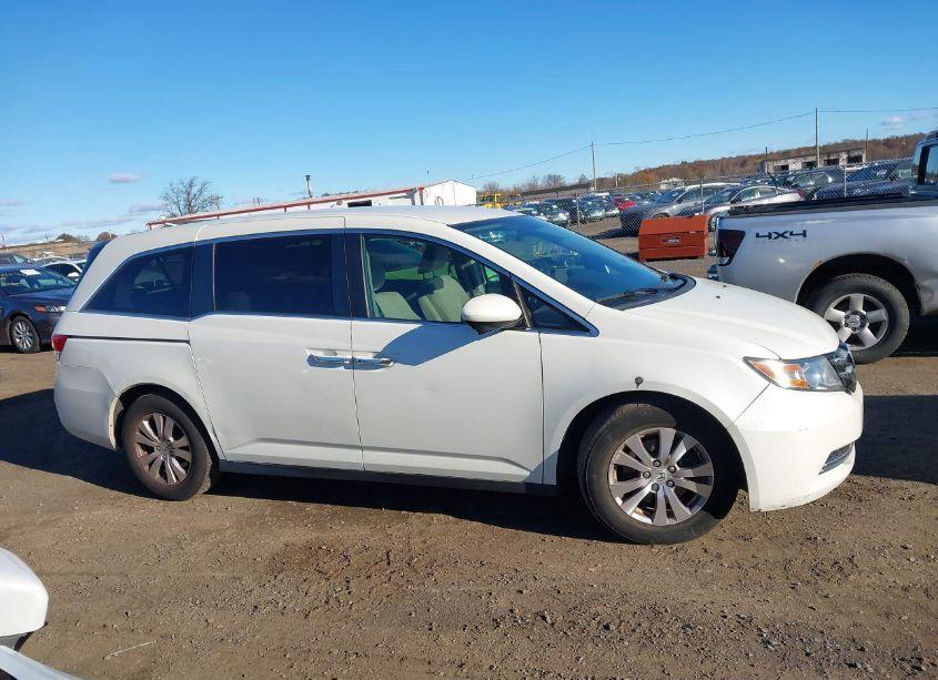 Photo 13 of 2016 Honda Odyssey SE (VIN 5FNRL5H3XGB162885)