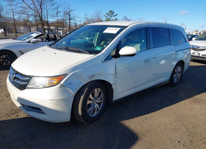 Photo 2 of 2016 Honda Odyssey SE (VIN 5FNRL5H3XGB162885)