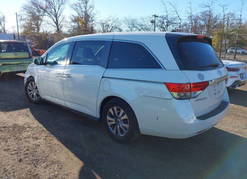 Photo 3 of 2016 Honda Odyssey SE (VIN 5FNRL5H3XGB162885)