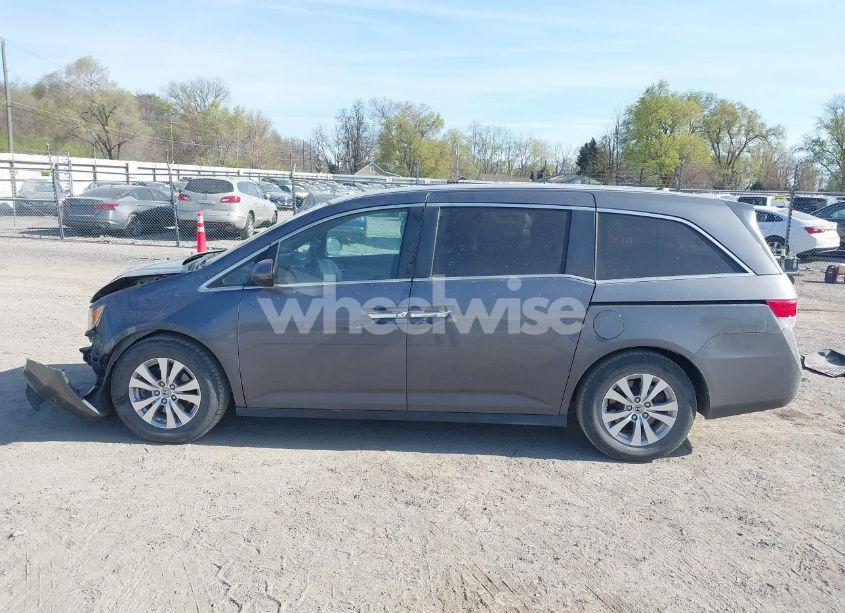 Photo 14 of 2017 Honda Odyssey SE (VIN 5FNRL5H3XHB003768)