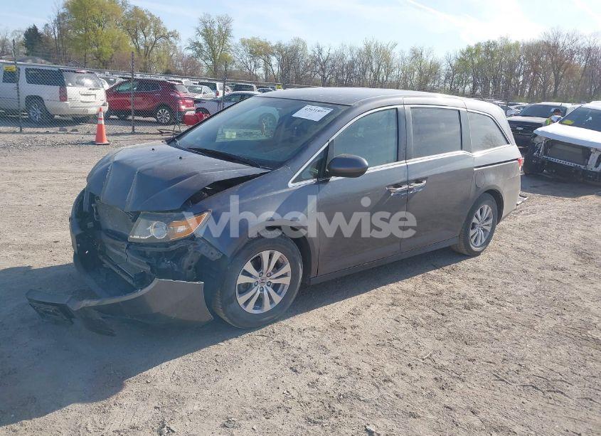 Photo 2 of 2017 Honda Odyssey SE (VIN 5FNRL5H3XHB003768)