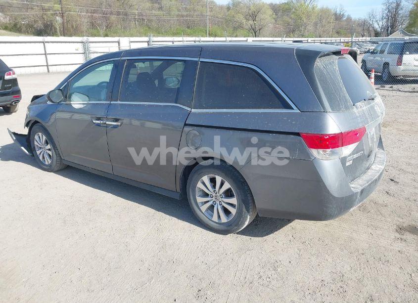 Photo 3 of 2017 Honda Odyssey SE (VIN 5FNRL5H3XHB003768)