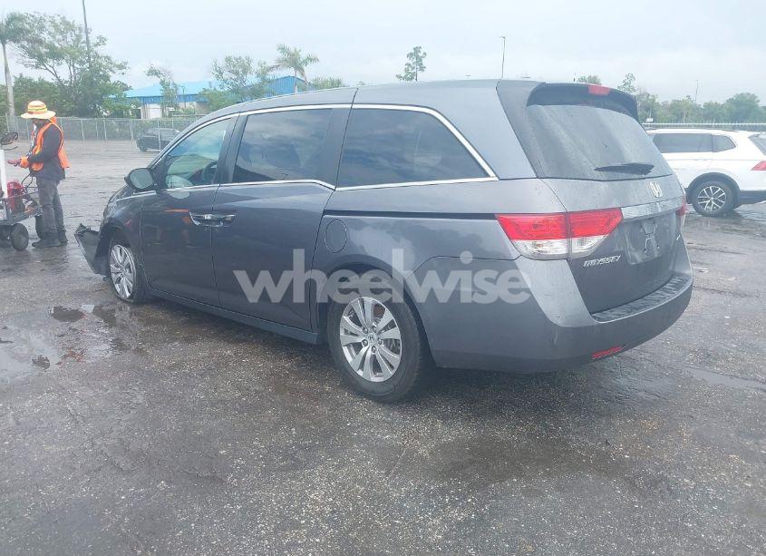 Photo 3 of 2017 Honda Odyssey SE (VIN 5FNRL5H3XHB026595)