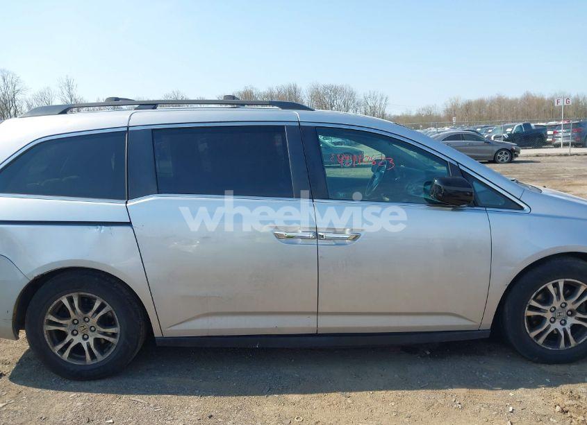 Photo 14 of 2011 Honda Odyssey EX (VIN 5FNRL5H40BB034950)
