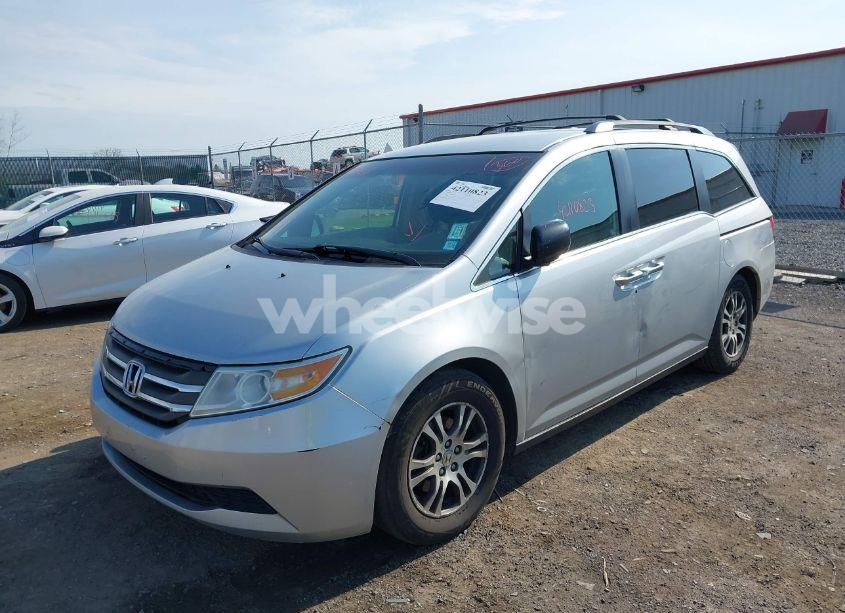 Photo 2 of 2011 Honda Odyssey EX (VIN 5FNRL5H40BB034950)