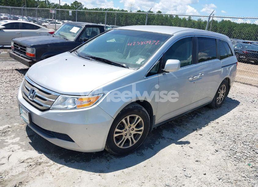 Photo 2 of 2011 Honda Odyssey EX (VIN 5FNRL5H40BB035225)