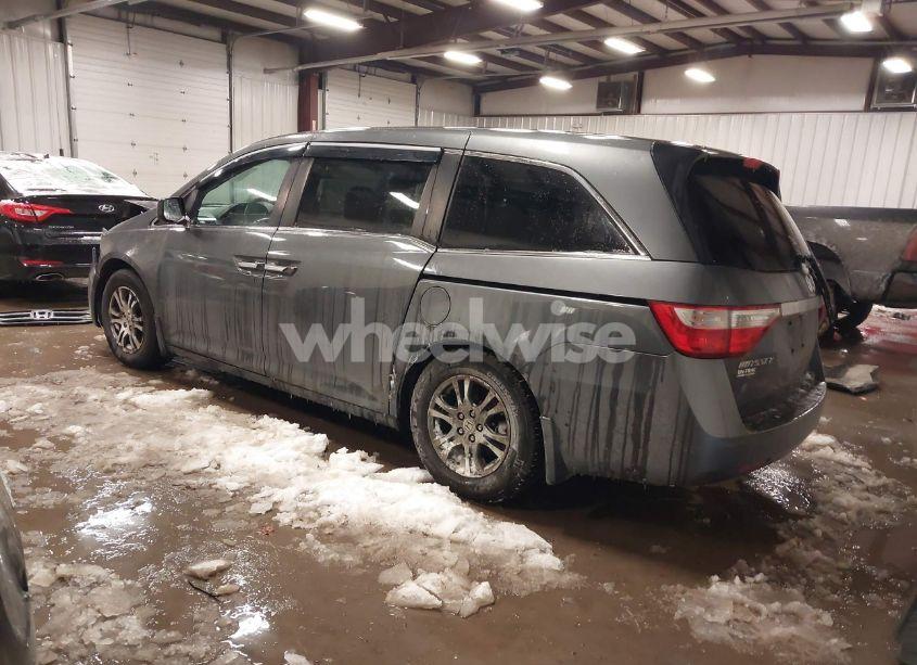 Photo 3 of 2013 Honda Odyssey EX (VIN 5FNRL5H40DB008772)