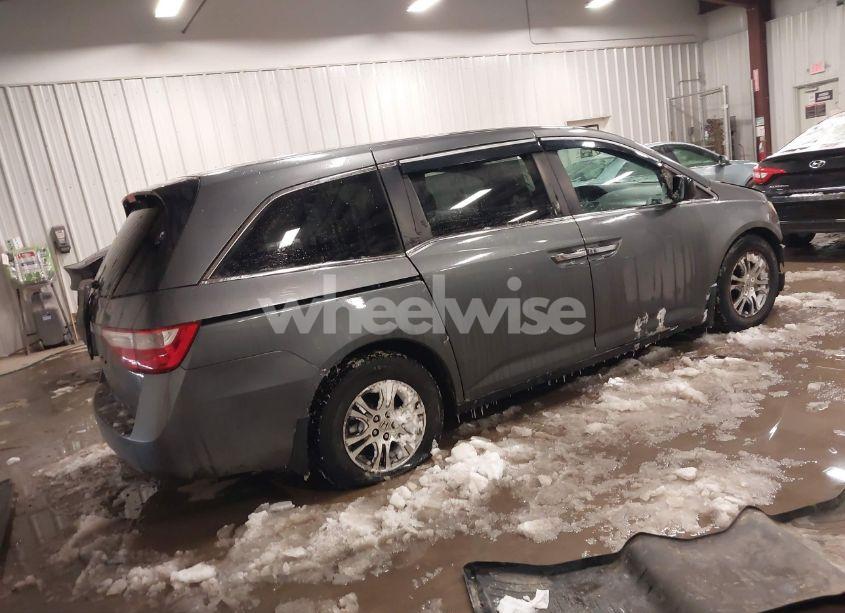 Photo 4 of 2013 Honda Odyssey EX (VIN 5FNRL5H40DB008772)