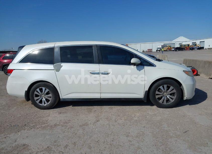 Photo 13 of 2014 Honda Odyssey EX (VIN 5FNRL5H40EB020728)