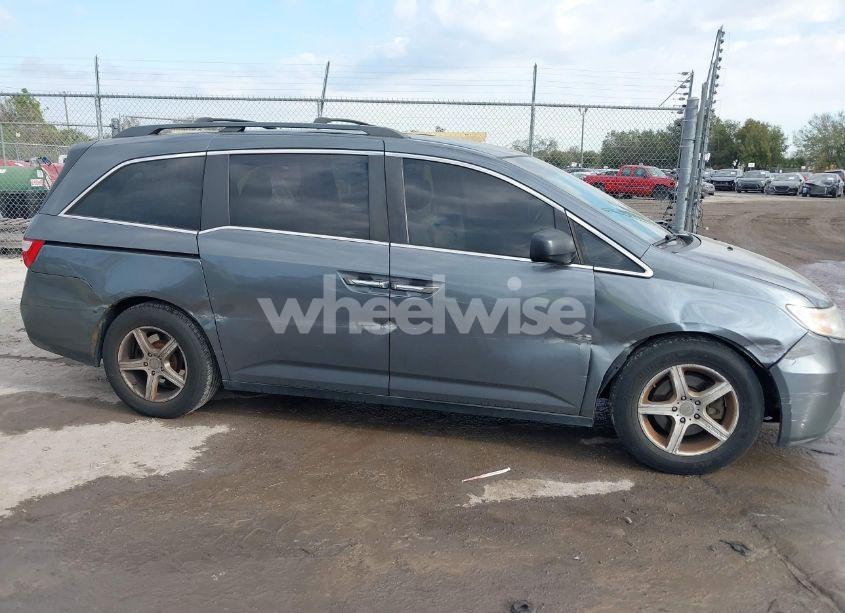 Photo 6 of 2011 Honda Odyssey EX (VIN 5FNRL5H41BB025657)