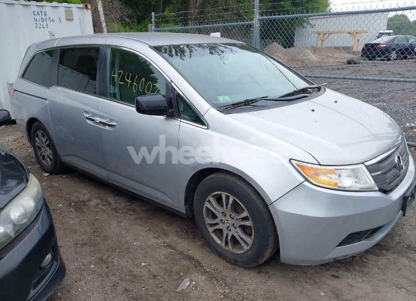2013 Honda Odyssey EX (VIN 5FNRL5H41DB077812) main photo