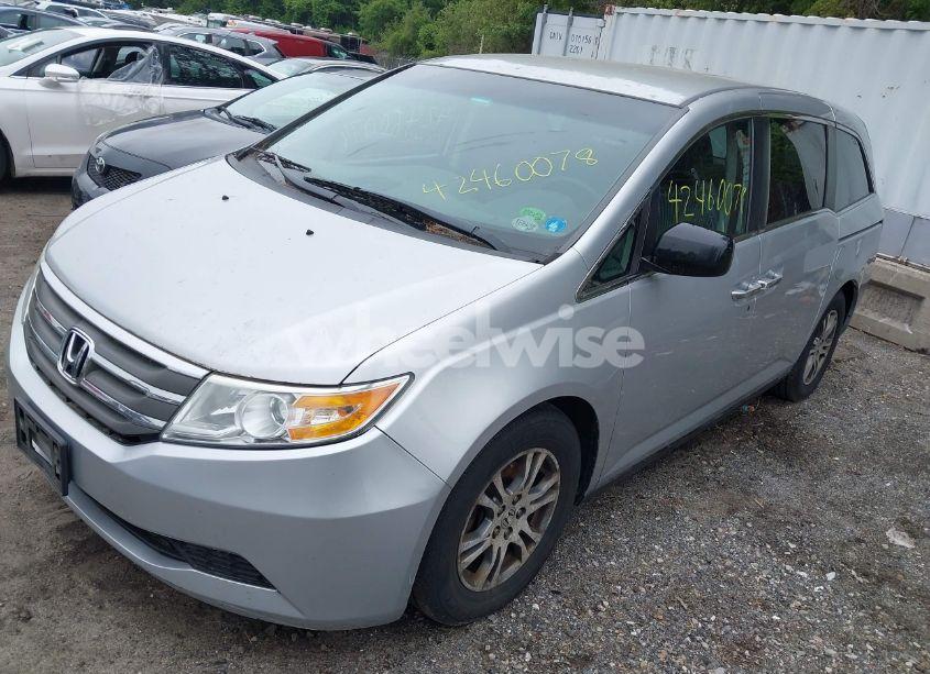 Photo 2 of 2013 Honda Odyssey EX (VIN 5FNRL5H41DB077812)