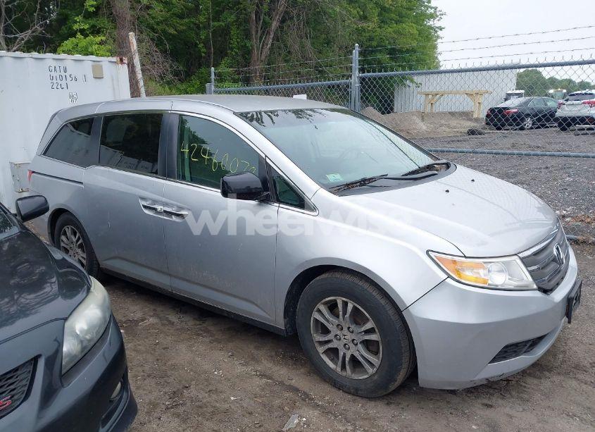 Photo 6 of 2013 Honda Odyssey EX (VIN 5FNRL5H41DB077812)