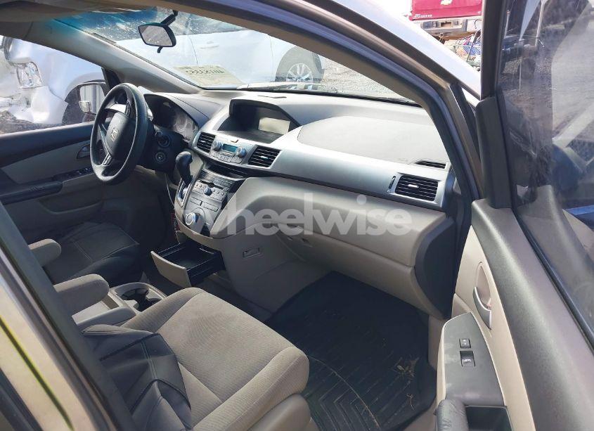 Photo 5 of 2011 Honda Odyssey EX (VIN 5FNRL5H42BB062846)