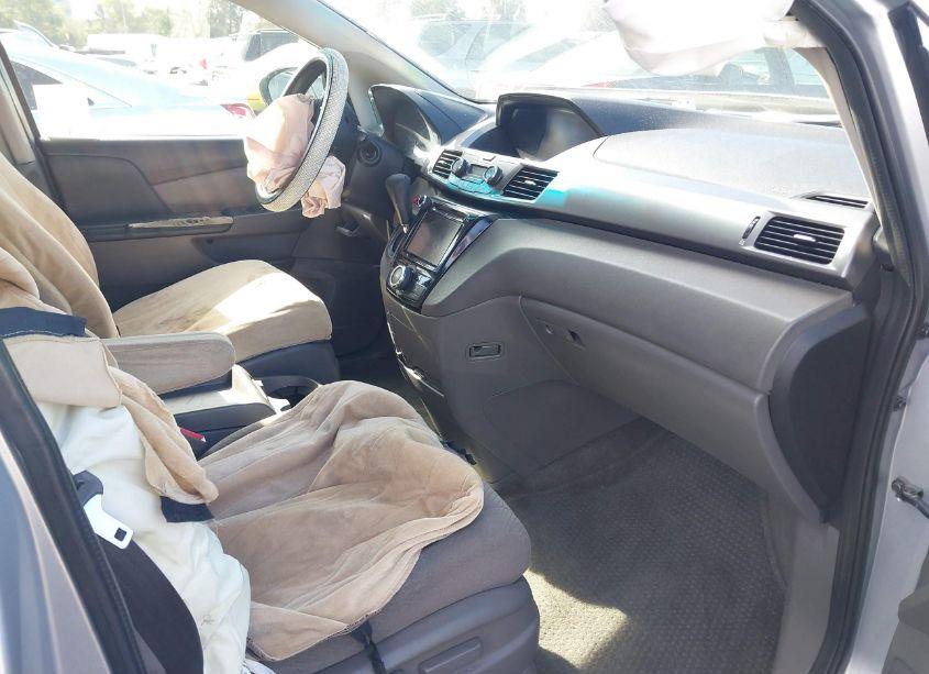 Photo 5 of 2015 Honda Odyssey EX (VIN 5FNRL5H42FB071679)