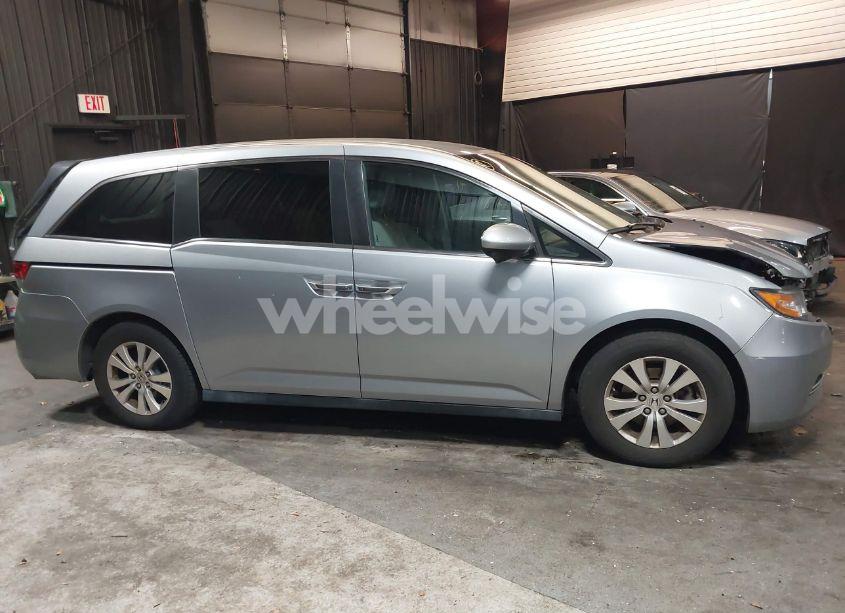 Photo 13 of 2016 Honda Odyssey EX (VIN 5FNRL5H42GB123913)