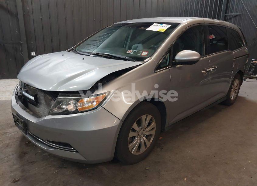 Photo 2 of 2016 Honda Odyssey EX (VIN 5FNRL5H42GB123913)