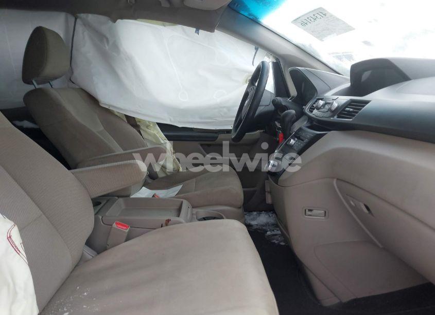Photo 5 of 2011 Honda Odyssey EX (VIN 5FNRL5H43BB033131)