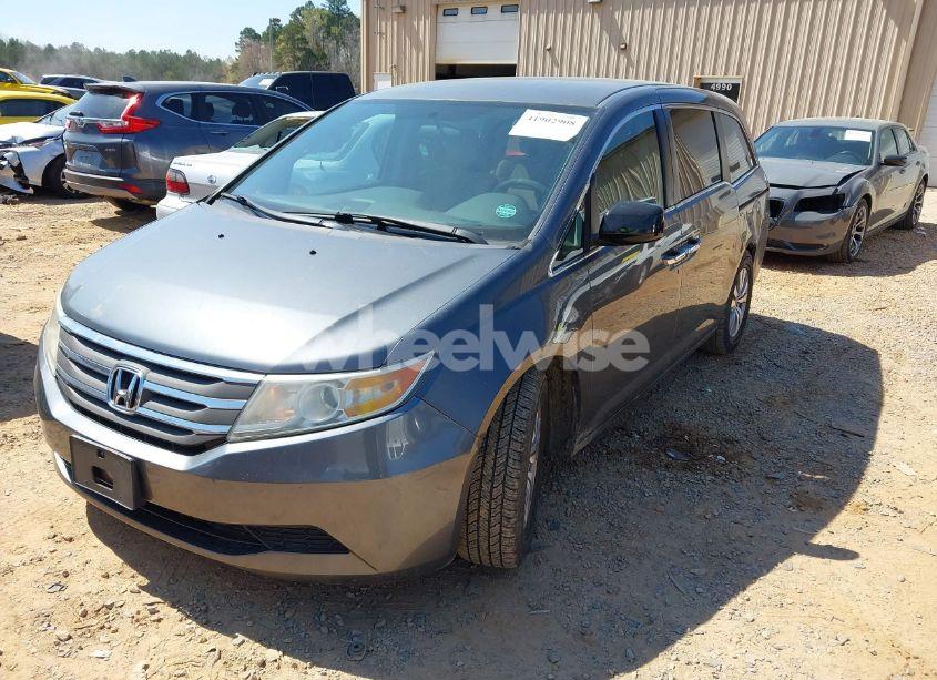 Photo 2 of 2011 Honda Odyssey EX (VIN 5FNRL5H43BB069014)