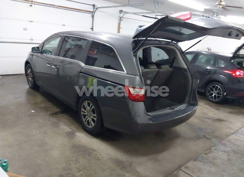Photo 3 of 2013 Honda Odyssey EX (VIN 5FNRL5H43DB038641)