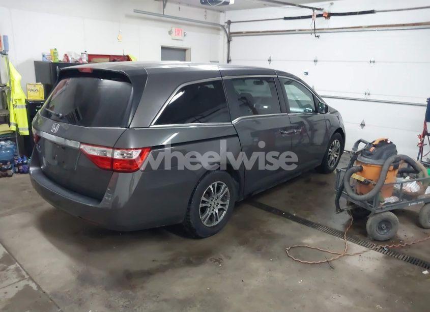 Photo 4 of 2013 Honda Odyssey EX (VIN 5FNRL5H43DB038641)