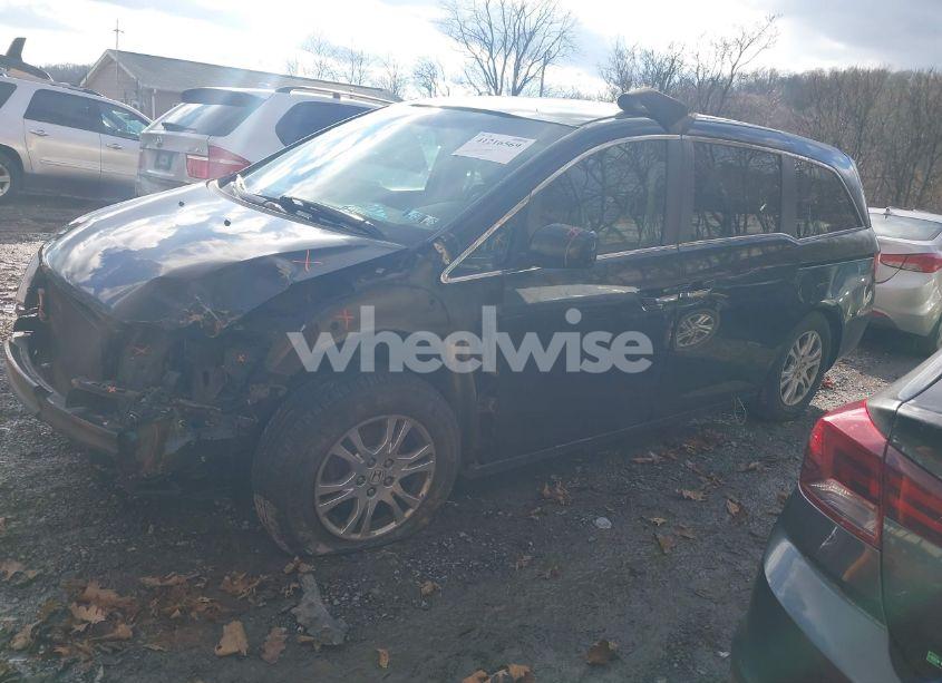 Photo 2 of 2013 Honda Odyssey EX (VIN 5FNRL5H43DB041586)