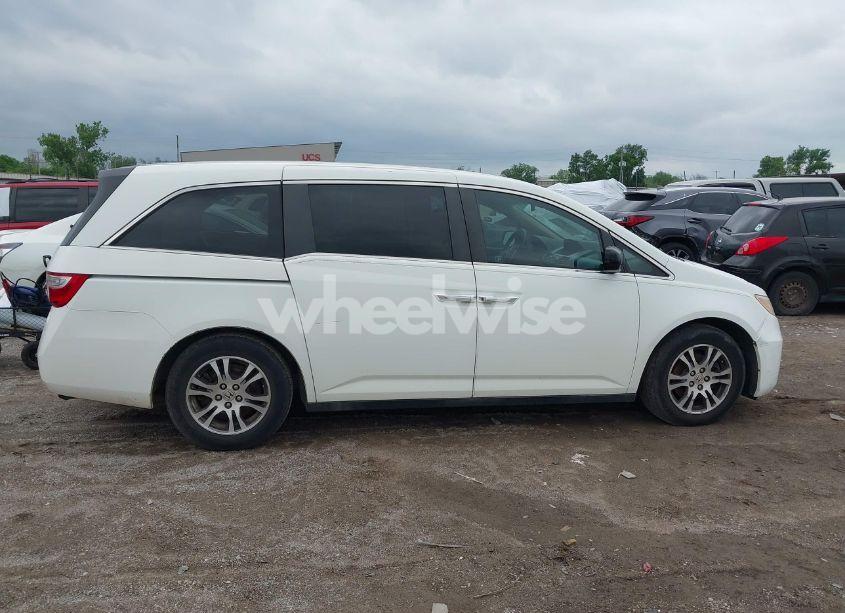 Photo 14 of 2011 Honda Odyssey EX (VIN 5FNRL5H44BB001014)