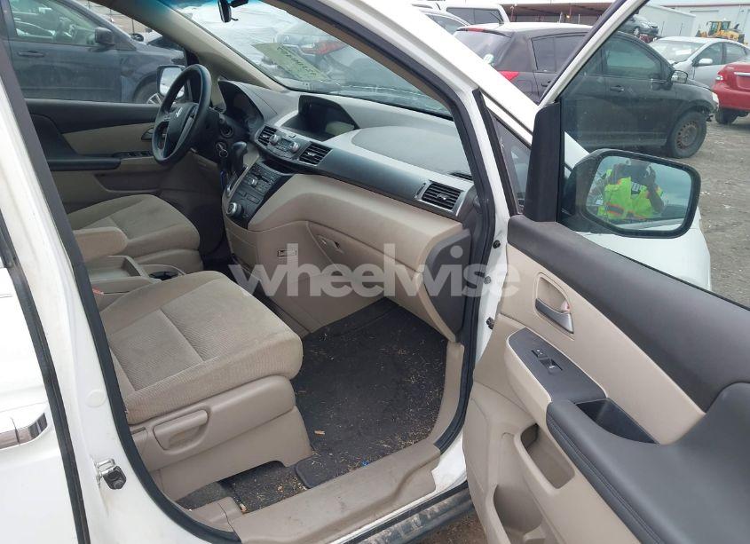 Photo 5 of 2011 Honda Odyssey EX (VIN 5FNRL5H44BB001014)