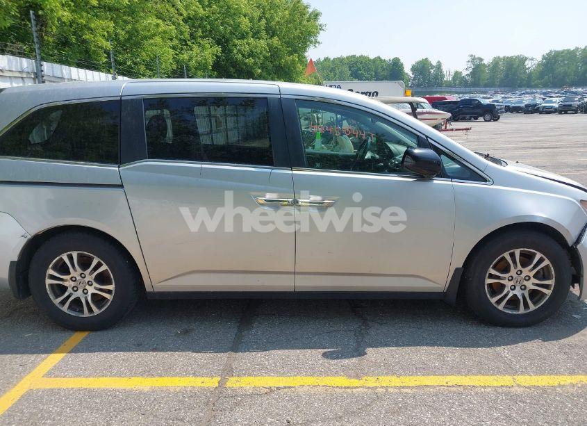 Photo 13 of 2011 Honda Odyssey EX (VIN 5FNRL5H44BB004530)