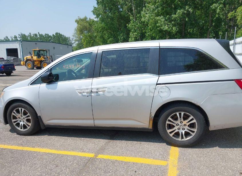 Photo 14 of 2011 Honda Odyssey EX (VIN 5FNRL5H44BB004530)