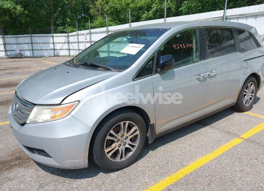 Photo 2 of 2011 Honda Odyssey EX (VIN 5FNRL5H44BB004530)