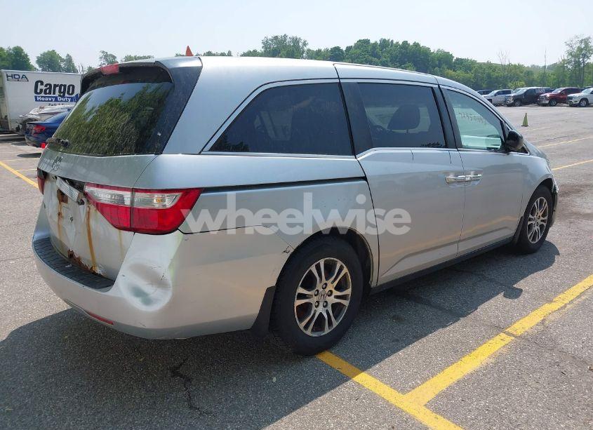 Photo 4 of 2011 Honda Odyssey EX (VIN 5FNRL5H44BB004530)