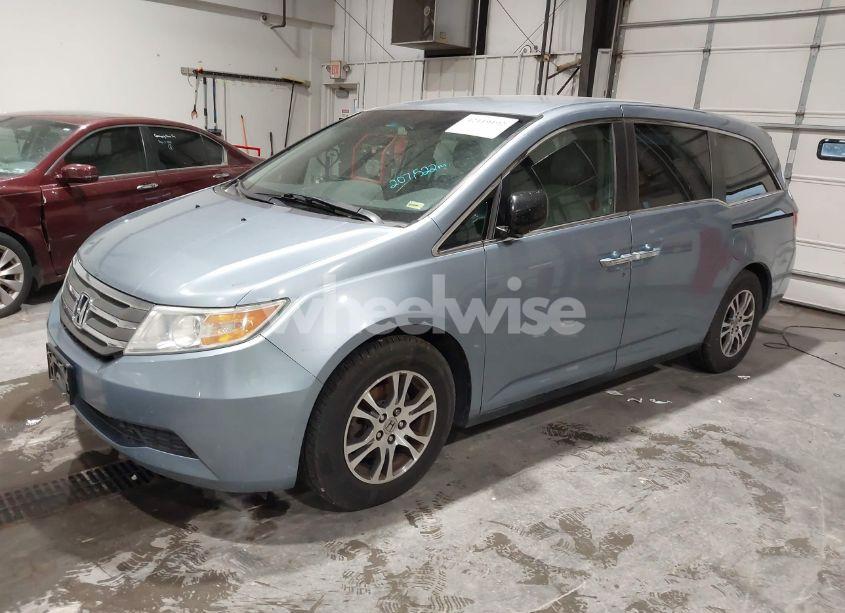 Photo 2 of 2011 Honda Odyssey EX (VIN 5FNRL5H44BB051539)