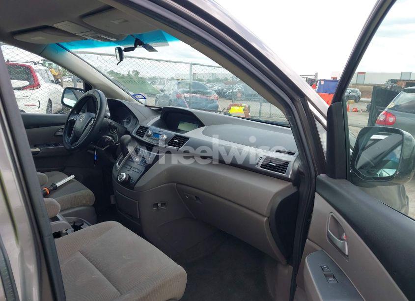 Photo 5 of 2011 Honda Odyssey EX (VIN 5FNRL5H44BB060631)