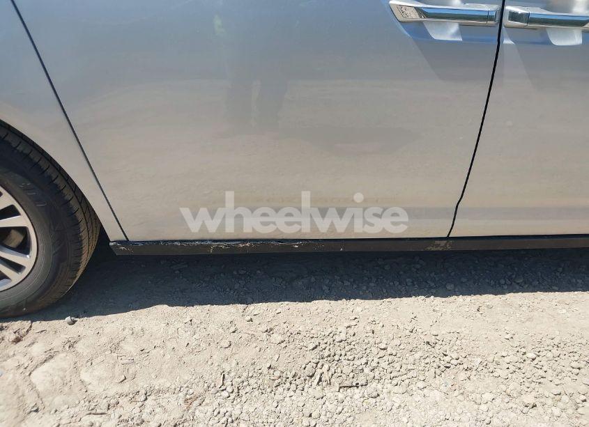 Photo 6 of 2012 Honda Odyssey EX (VIN 5FNRL5H44CB104919)
