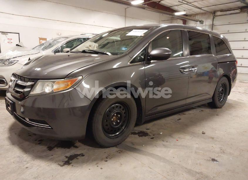 Photo 2 of 2015 Honda Odyssey EX (VIN 5FNRL5H45FB008236)