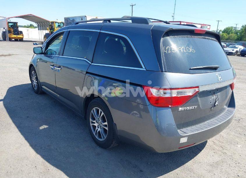 Photo 3 of 2011 Honda Odyssey EX (VIN 5FNRL5H46BB009440)