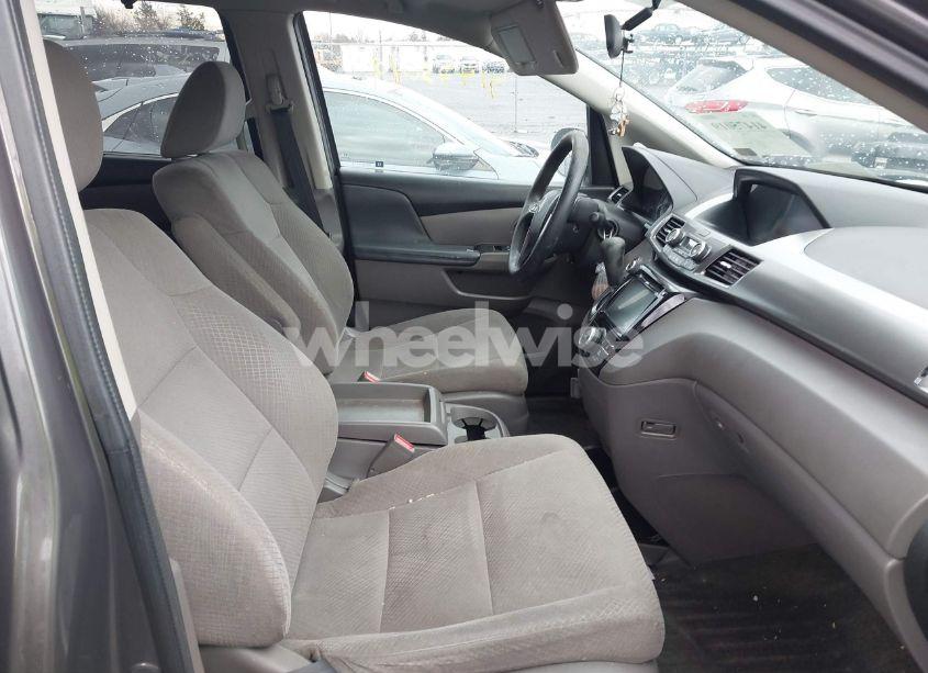 Photo 5 of 2016 Honda Odyssey EX (VIN 5FNRL5H46GB131383)