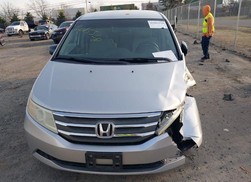 Photo 11 of 2011 Honda Odyssey EX (VIN 5FNRL5H47BB033293)