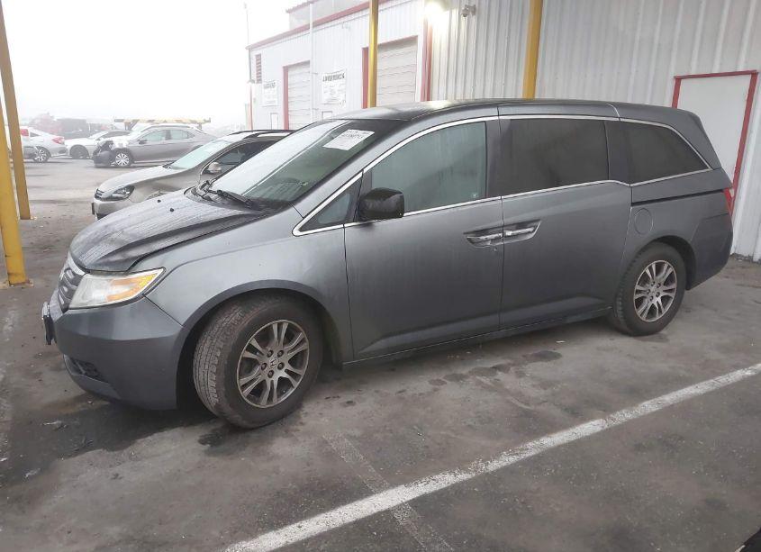 Photo 2 of 2011 Honda Odyssey EX (VIN 5FNRL5H47BB101270)