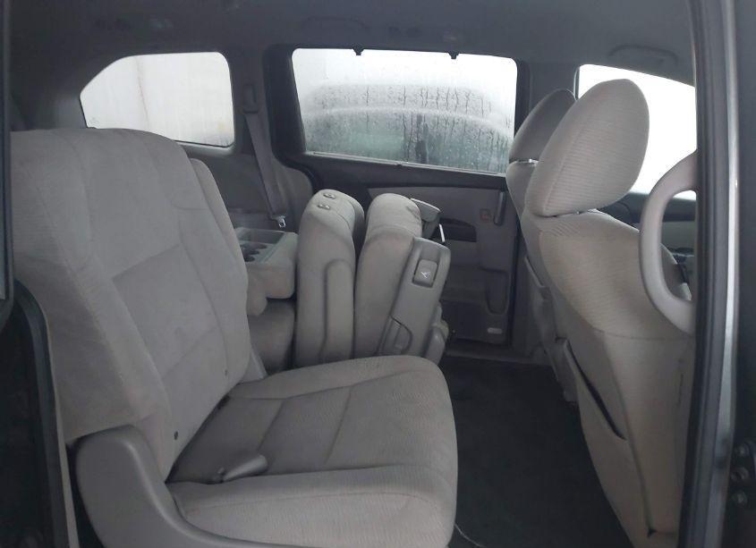 Photo 8 of 2011 Honda Odyssey EX (VIN 5FNRL5H47BB101270)