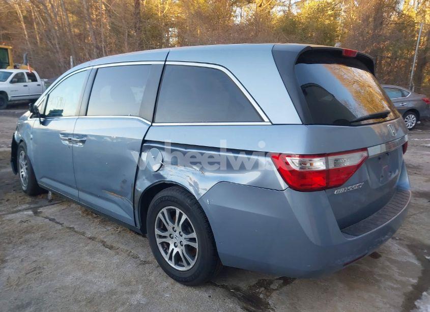 Photo 3 of 2013 Honda Odyssey EX (VIN 5FNRL5H47DB075627)