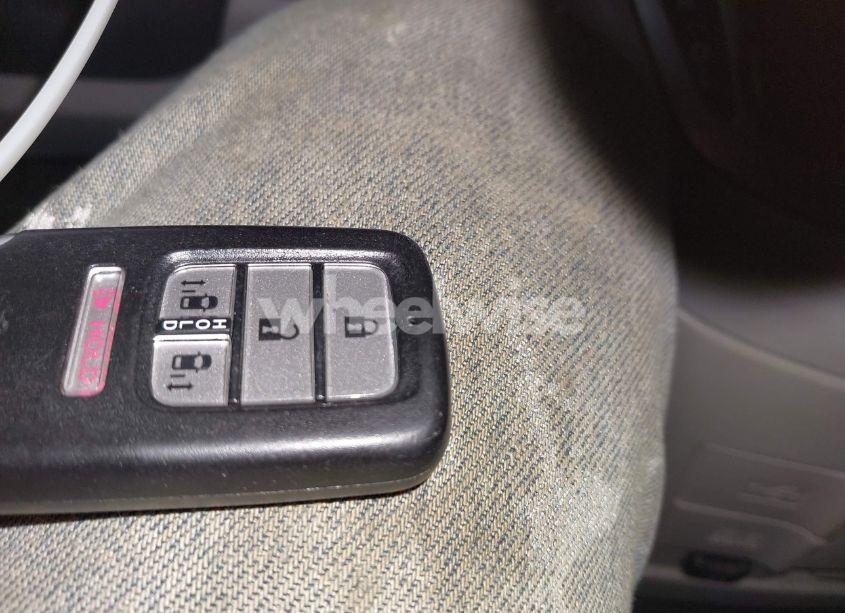 Photo 11 of 2016 Honda Odyssey EX (VIN 5FNRL5H47GB087801)