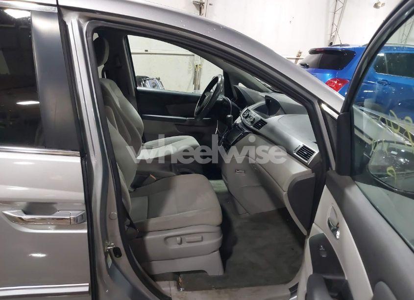 Photo 5 of 2016 Honda Odyssey EX (VIN 5FNRL5H47GB087801)