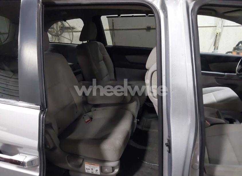 Photo 8 of 2016 Honda Odyssey EX (VIN 5FNRL5H47GB087801)