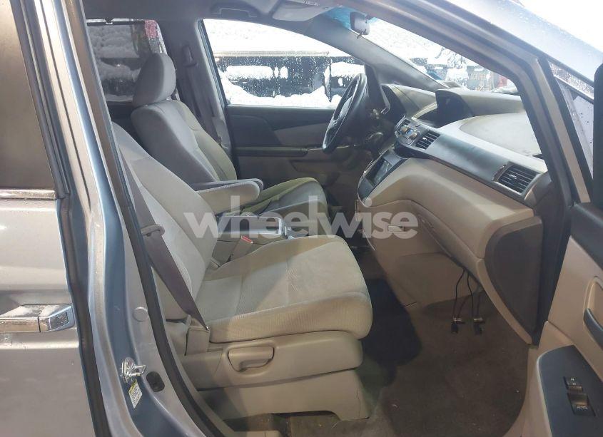 Photo 5 of 2011 Honda Odyssey EX (VIN 5FNRL5H48BB014817)