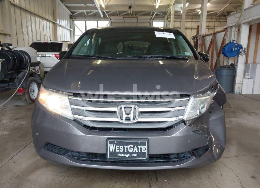 Photo 12 of 2011 Honda Odyssey EX (VIN 5FNRL5H48BB081871)